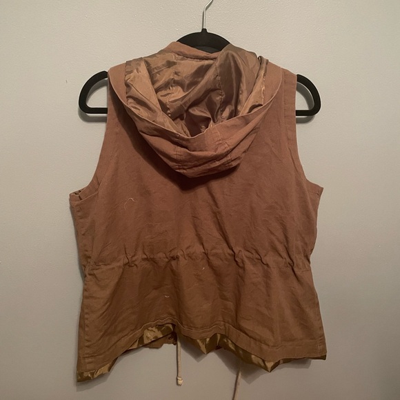 Utility vest - Picture 2 of 2